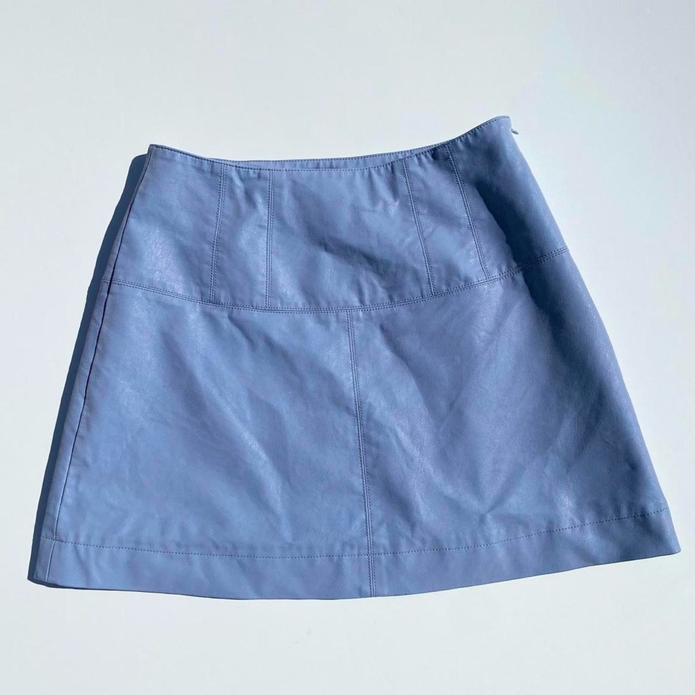 Free People light blue faux leather mini skirt Women's size 4, 26" waist